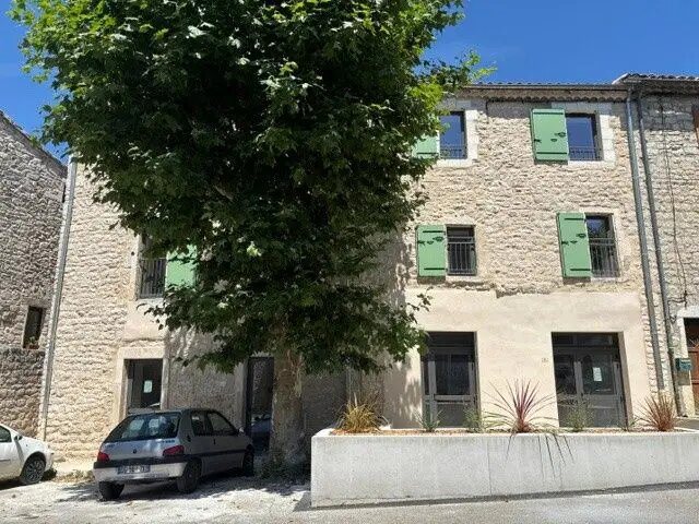 Appartement à louer, 124m², Saint-Remèze