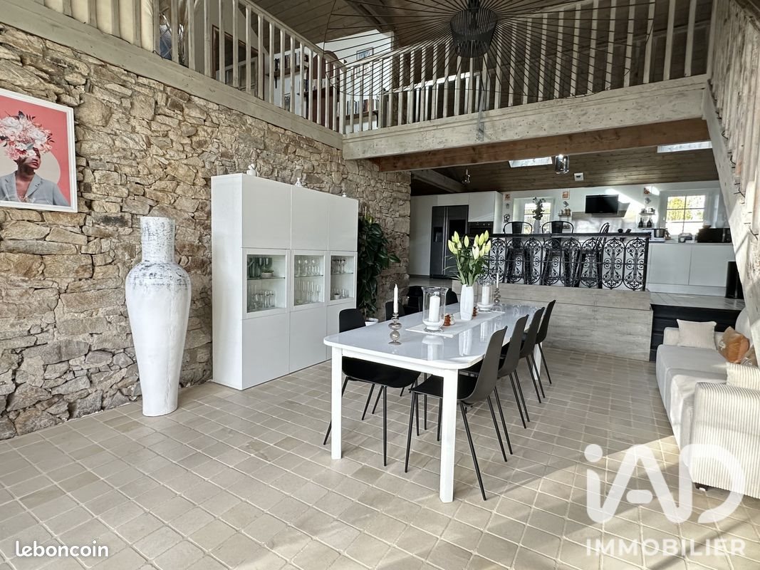 Maison à vendre, 256m², Saint-Etienne-de-Montluc