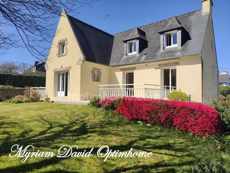 Maison à vendre, 184m², Rostrenen