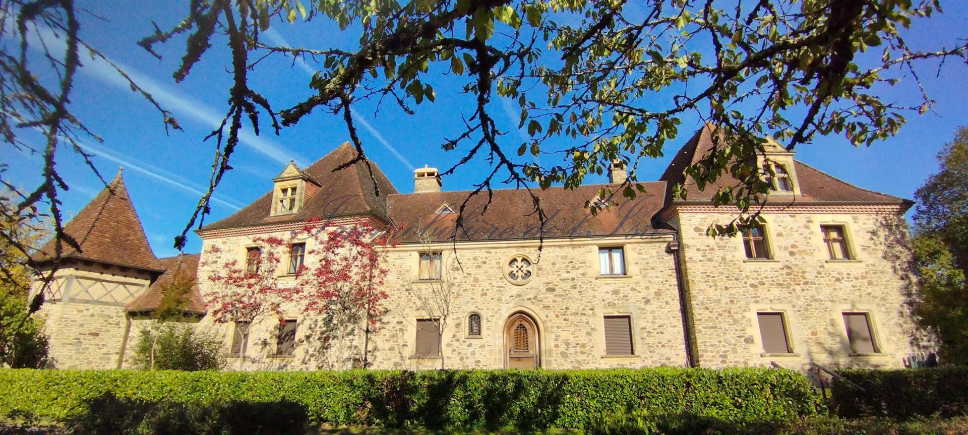 Maison à vendre, 833m², Hautefort