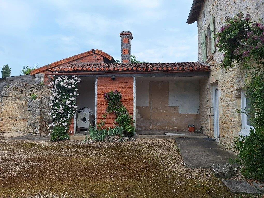 Maison à vendre, 286m², Chasseneuil-sur-Bonnieure