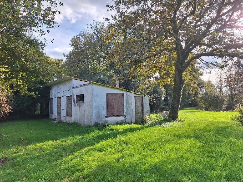 Two Lakes with 10 Acres in Northern Charente - Vue 4
