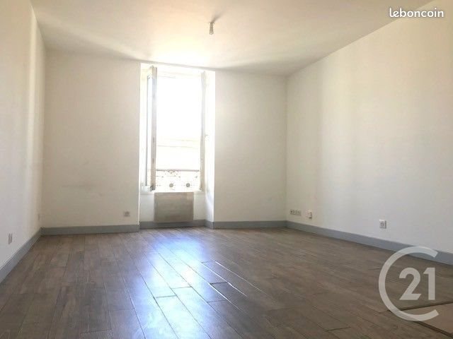 Appartement à louer, 33m², Angerville