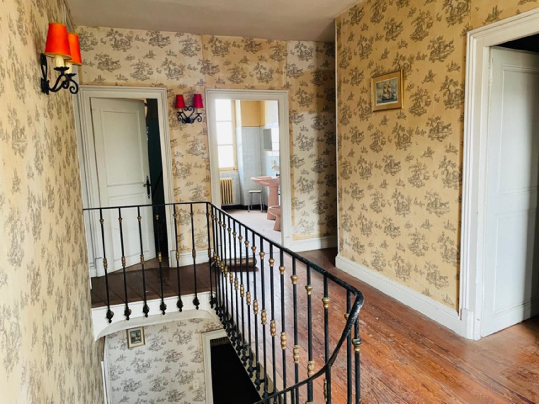 Maison à vendre, 219m², La Clayette