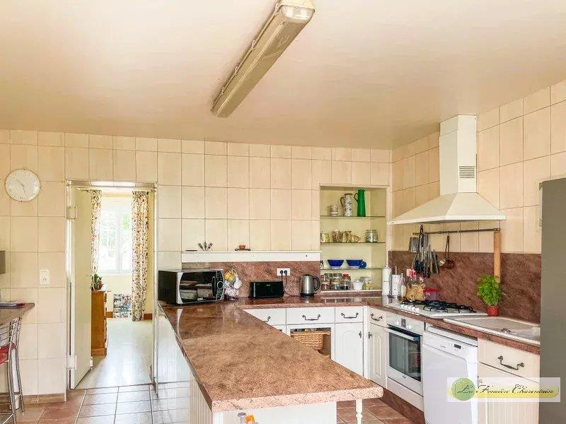 Maison à vendre, 300m², Aigre
