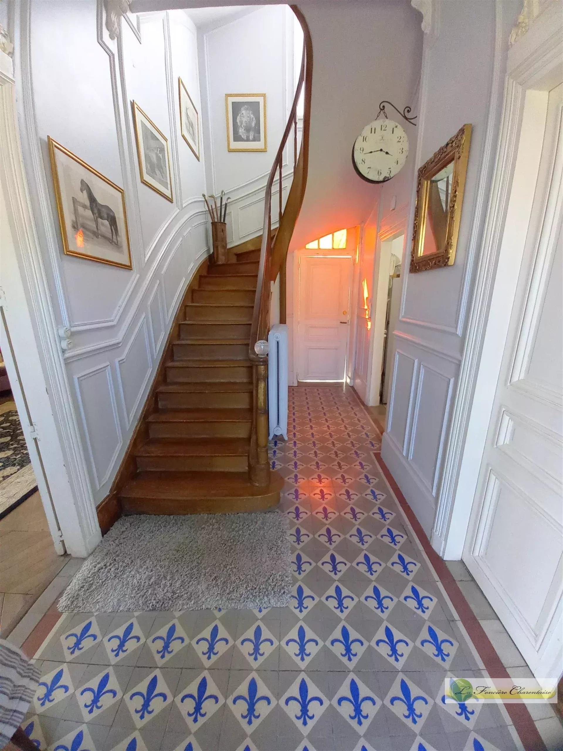 Maison à vendre, 171m², Aigre
