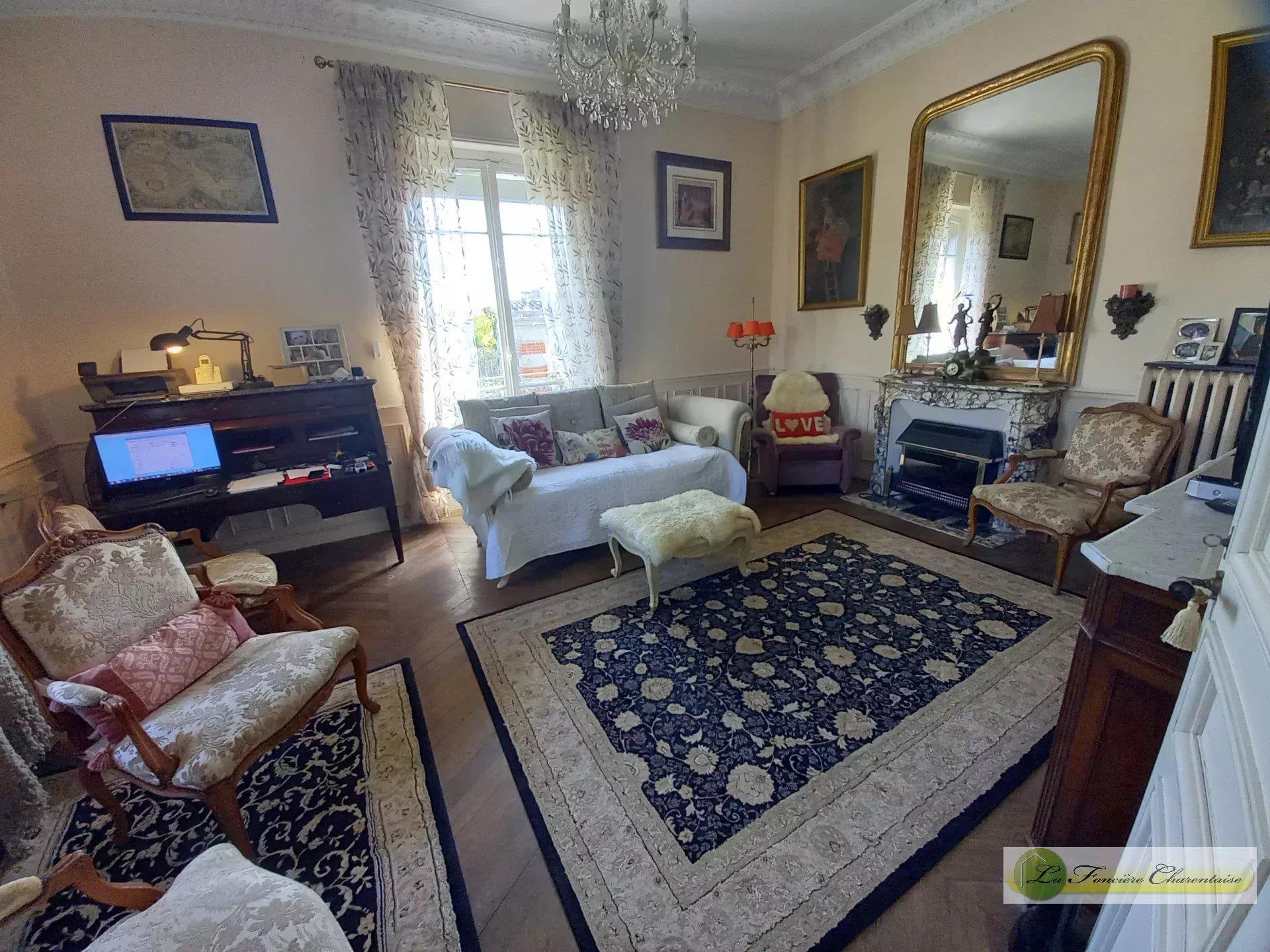 Maison à vendre, 171m², Aigre