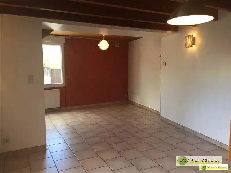 Maison à louer, 76m², Voeuil-et-Giget