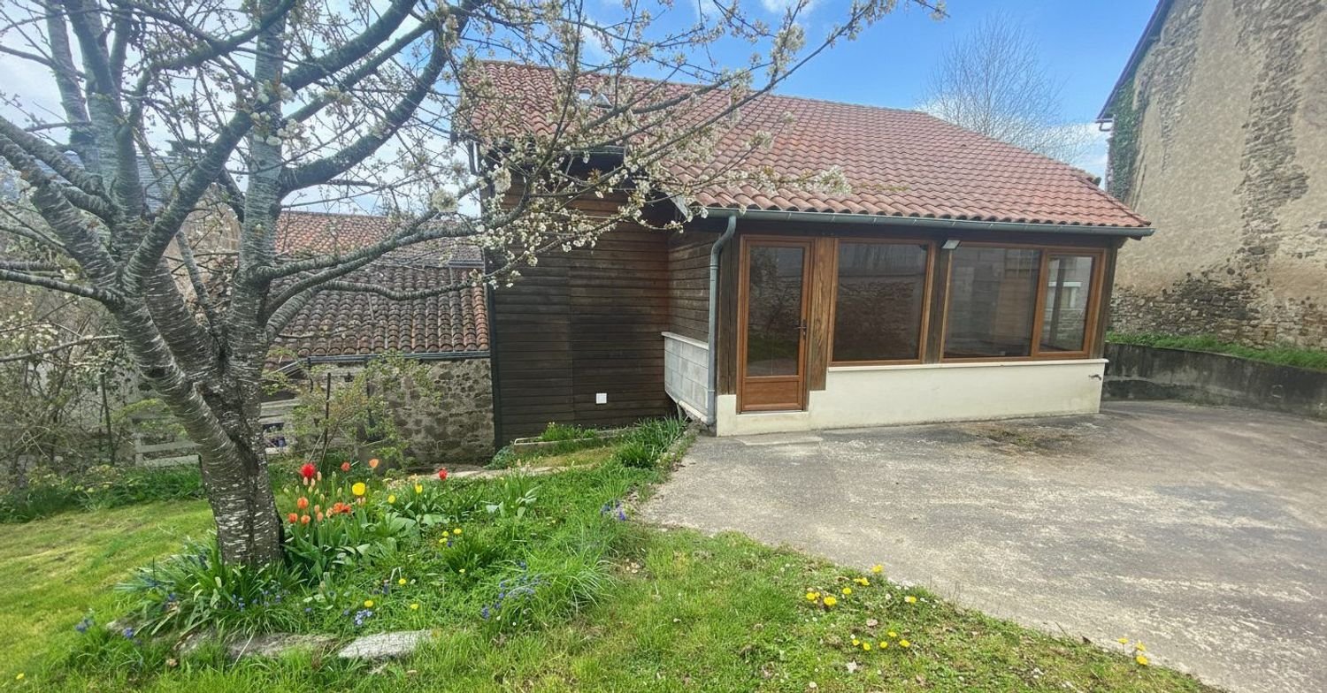 Maison à vendre, 122m², Châteauneuf-la-Forêt