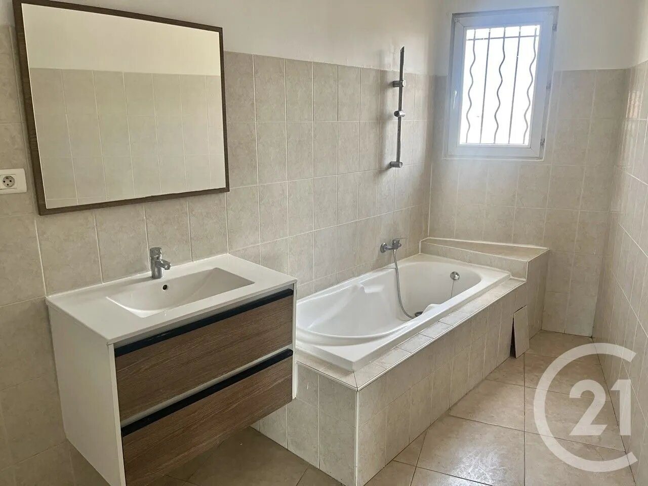Appartement à vendre, 67m², Saint-Maximin-la-Sainte-Baume