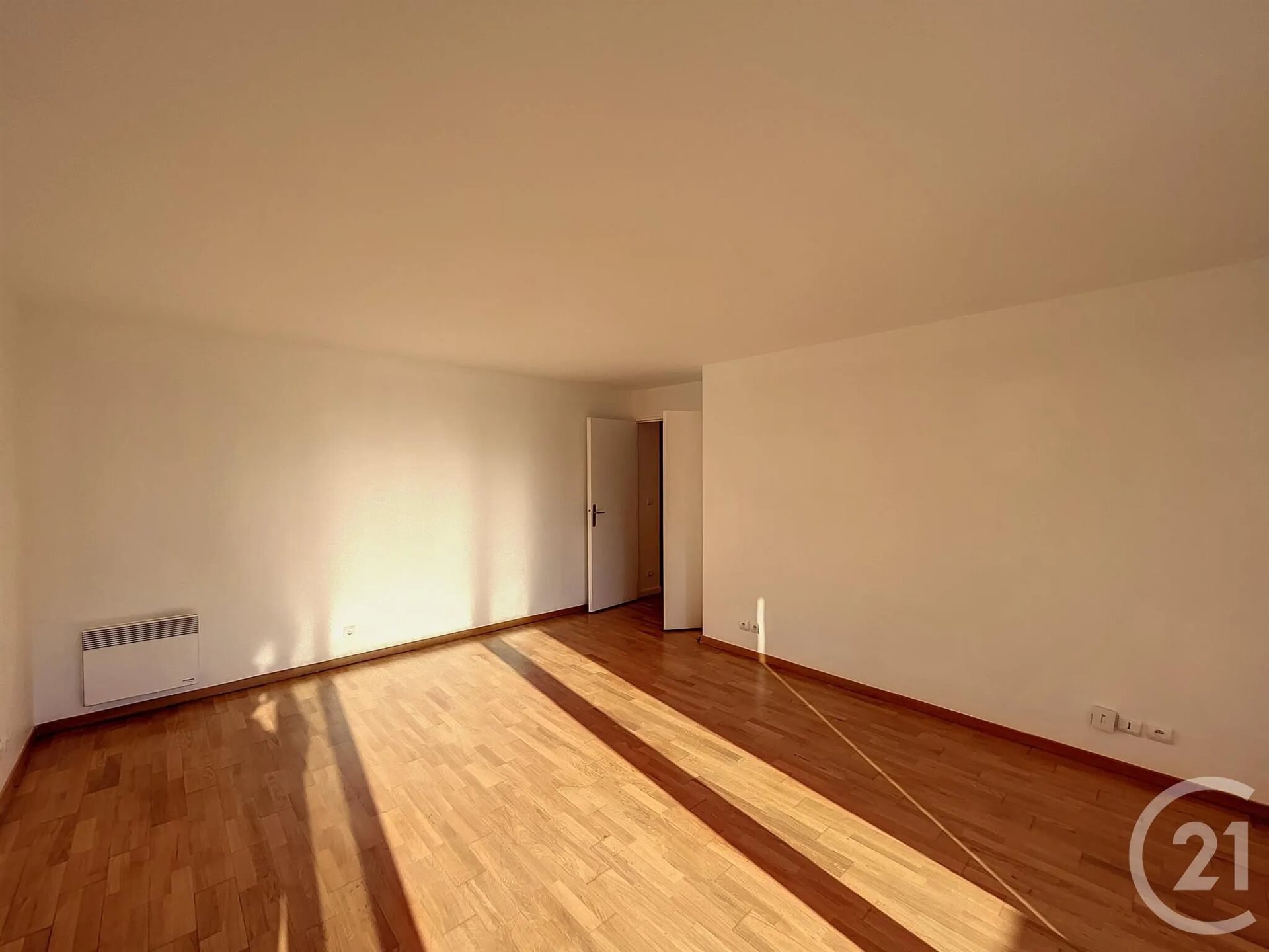 Appartement à louer, 67m², Suresnes