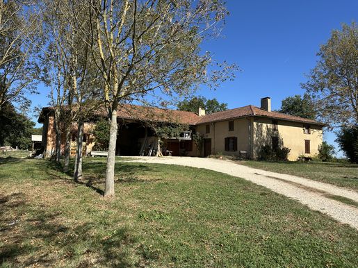 Maison 4 pièces 121 m² · à L'Isle-en-Dodon · 121 m² · 350 000 €