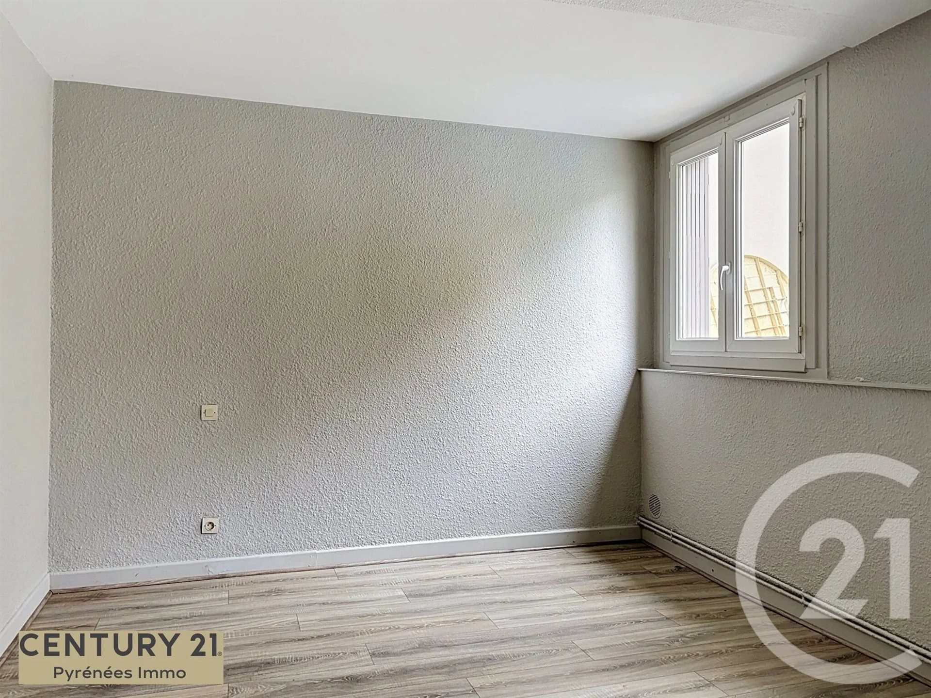 Appartement à louer, 70m², Valentine