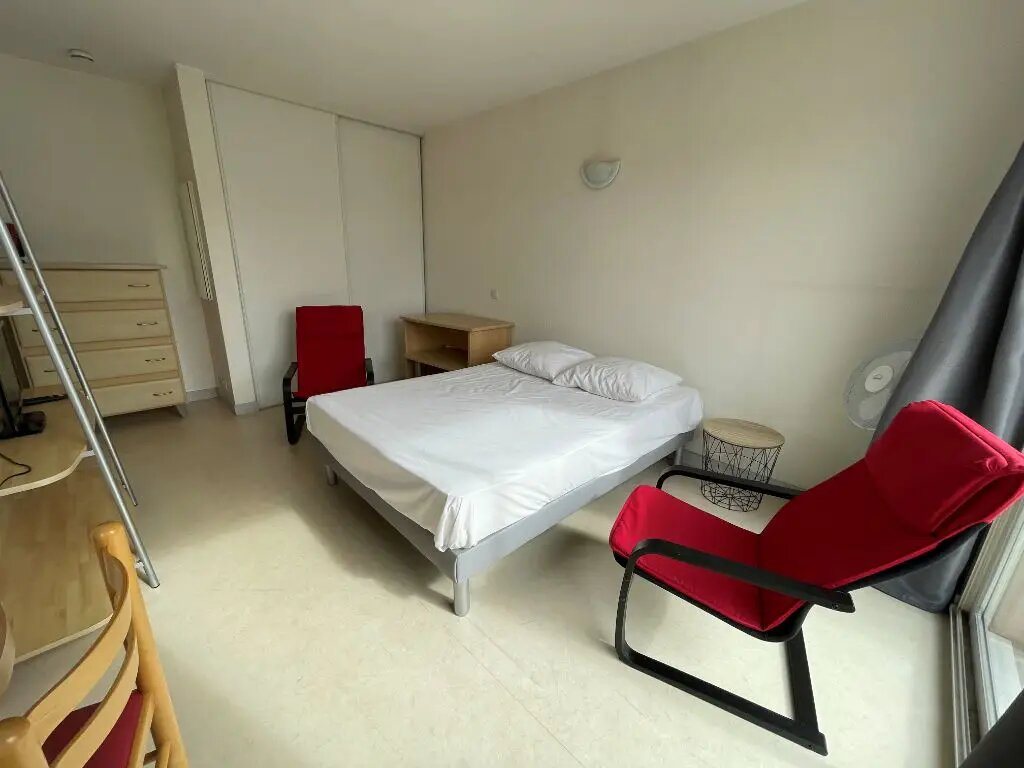 Appartement à louer, 23m², Rochefort