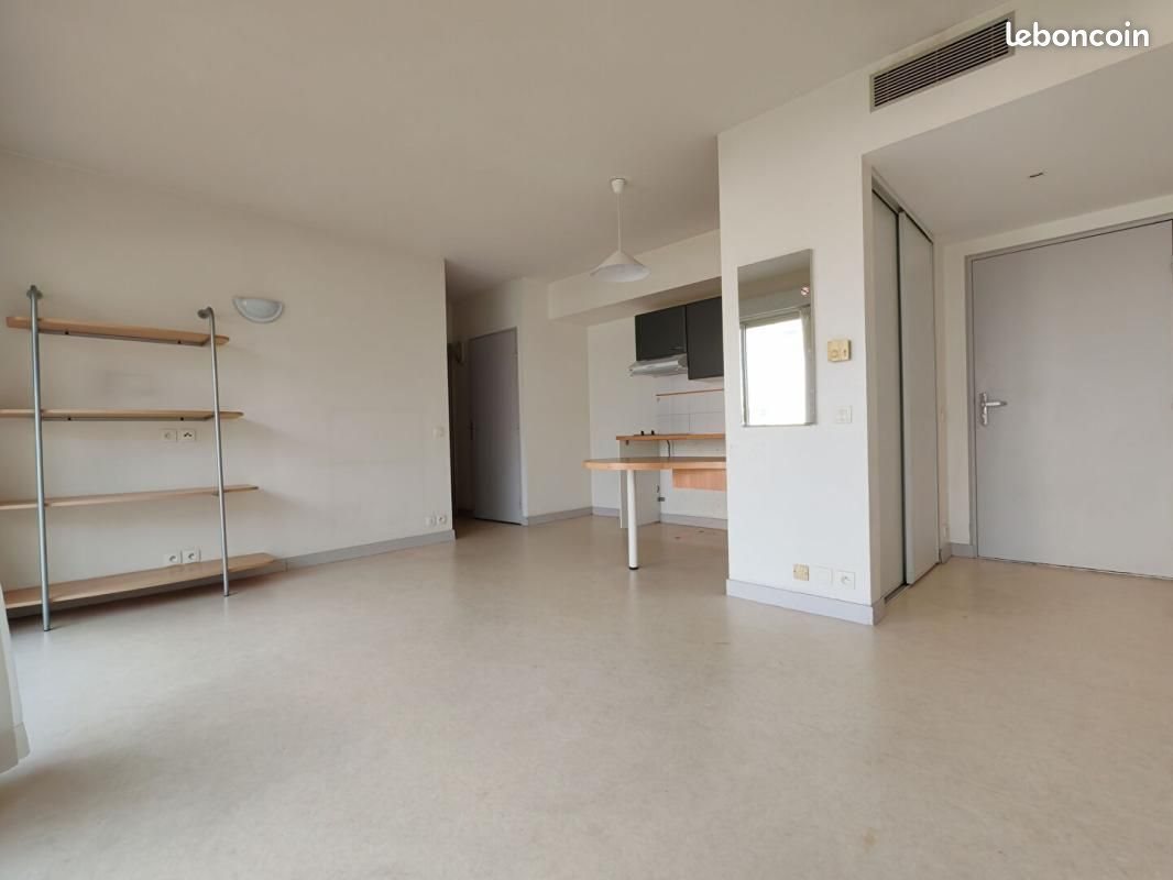 Appartement à louer, 35m², Rochefort