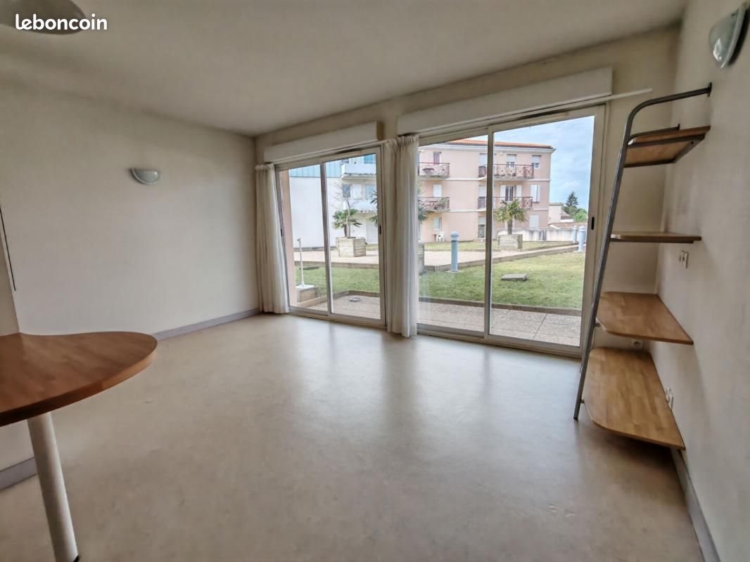 Appartement à louer, 35m², Rochefort