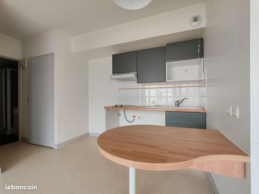 Appartement à louer, 35m², Rochefort