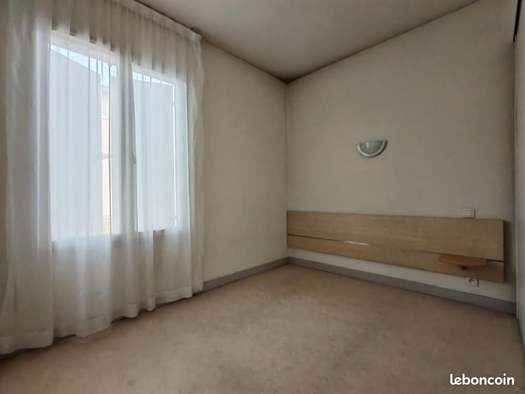 Appartement à louer, 35m², Rochefort