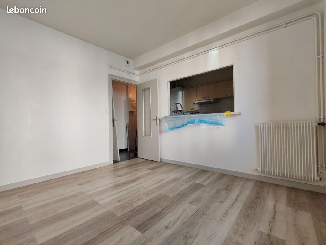 Appartement à louer, 39m², Rochefort