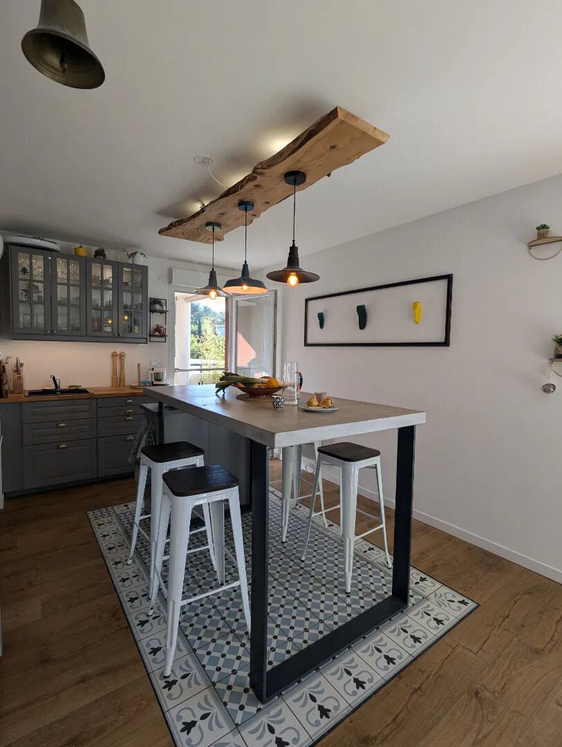 Appartement à louer, 87m², Châteauneuf-le-Rouge