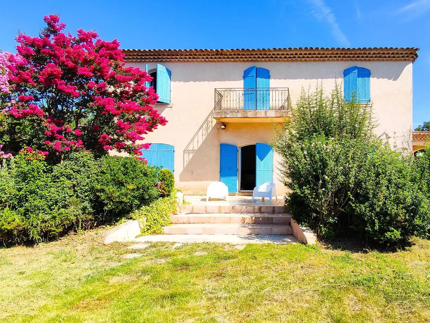 Maison à louer, 220m², Meyreuil