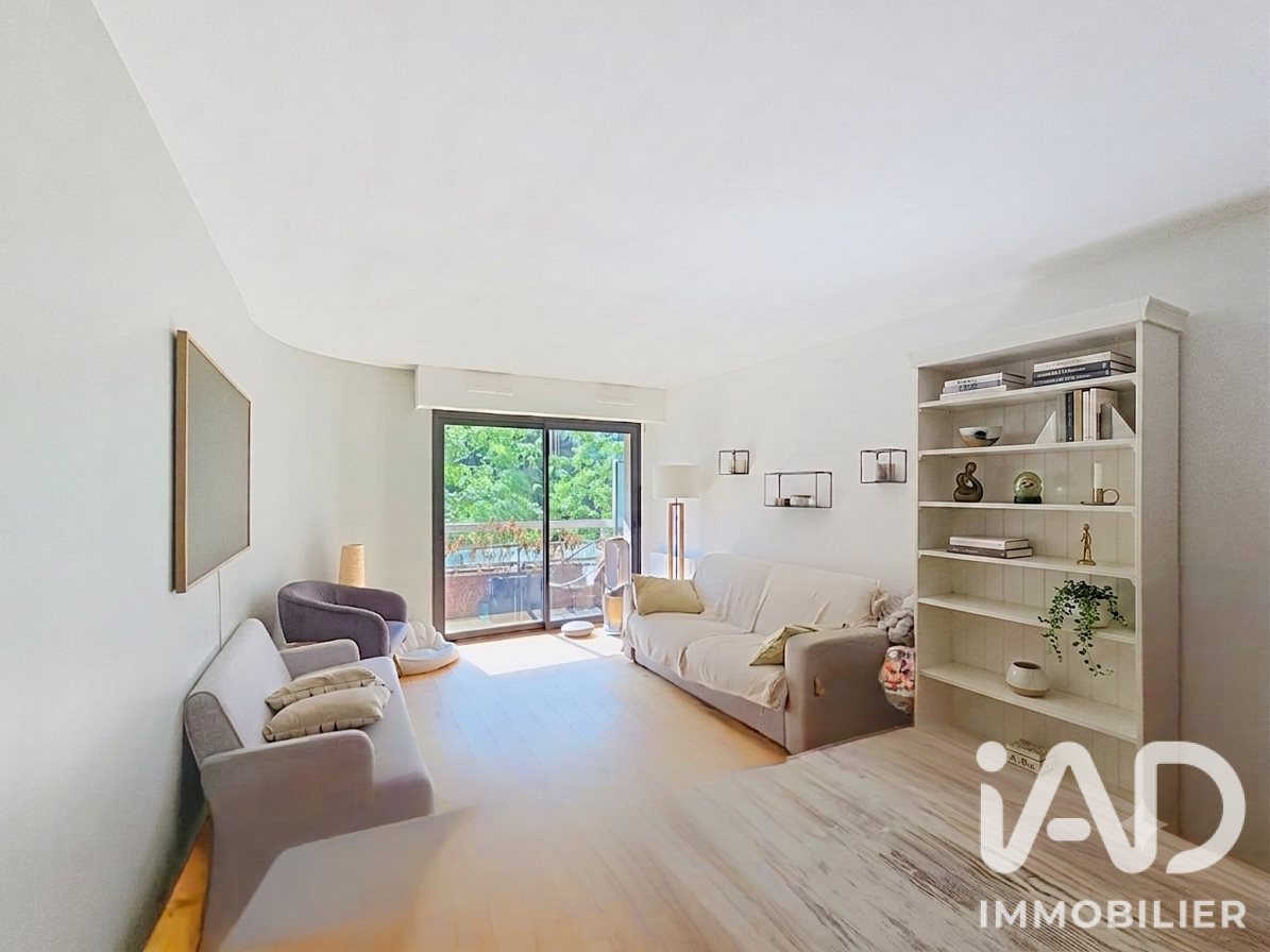 Appartement à louer, 78m², Suresnes