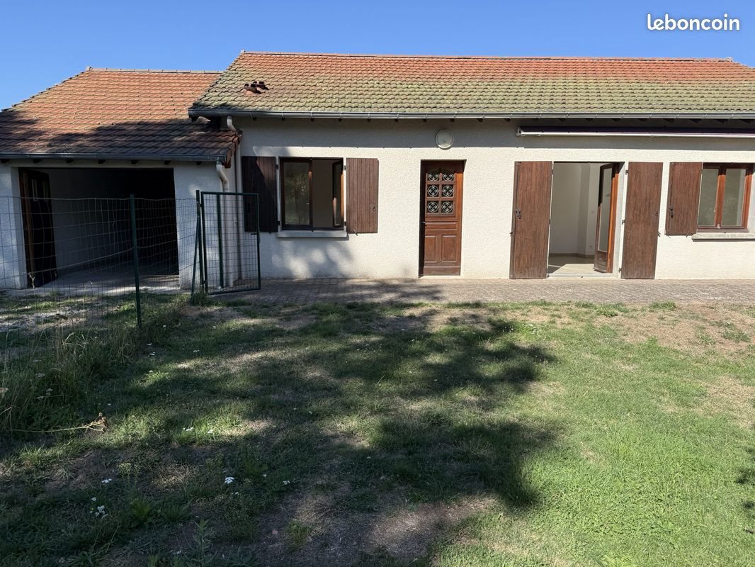 Maison à louer, 90m², Lapte