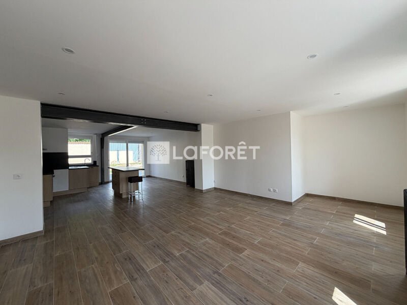 Maison à louer, 152m², Courtisols