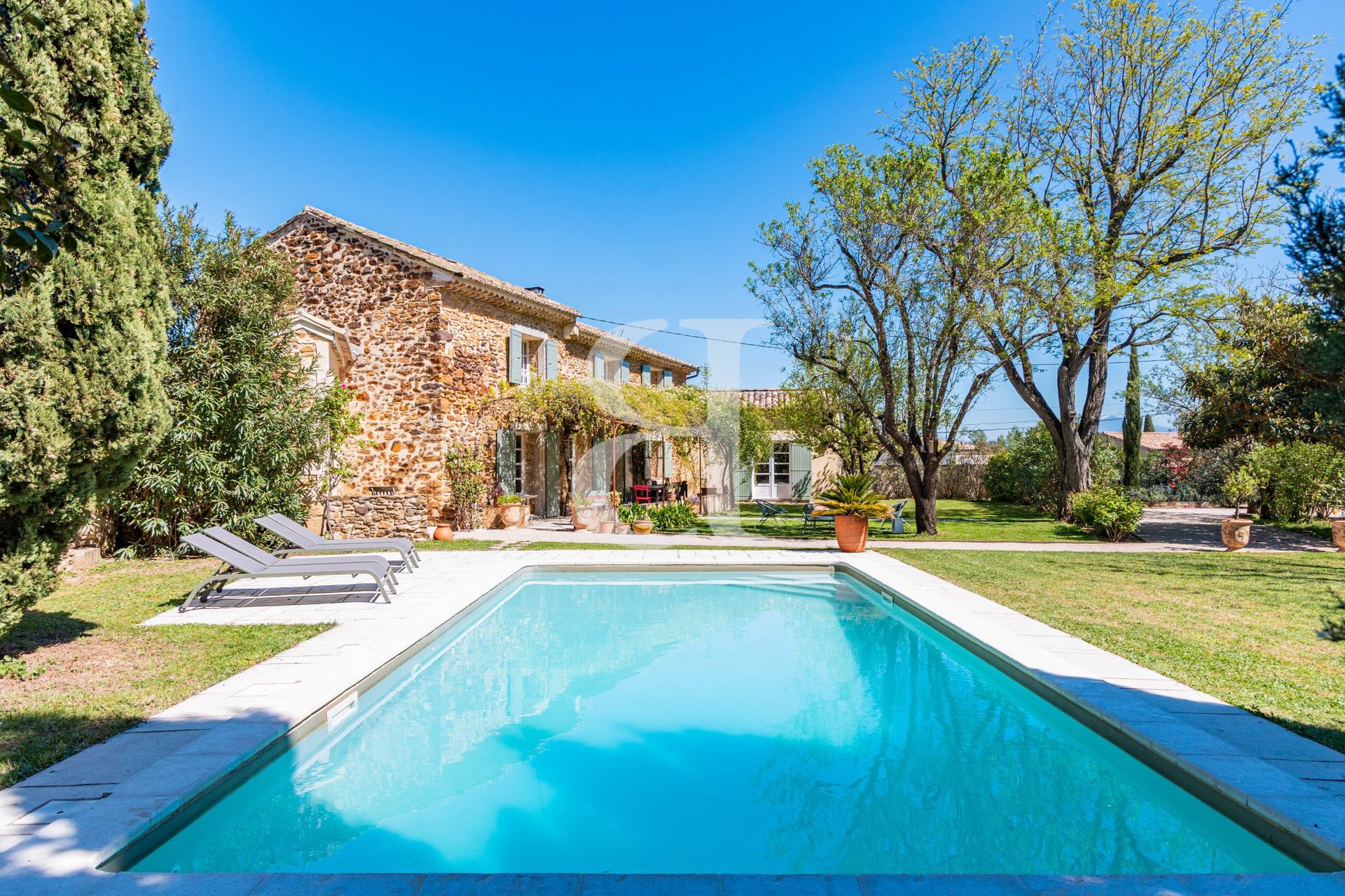 Maison à vendre, 187m², Sainte-Cécile-les-Vignes