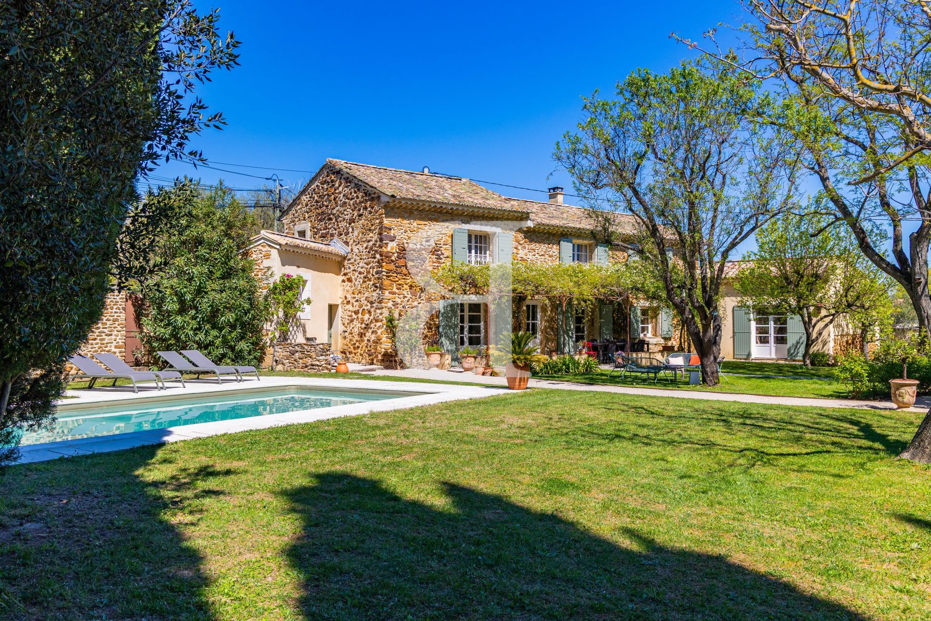 Maison à vendre, 187m², Sainte-Cécile-les-Vignes
