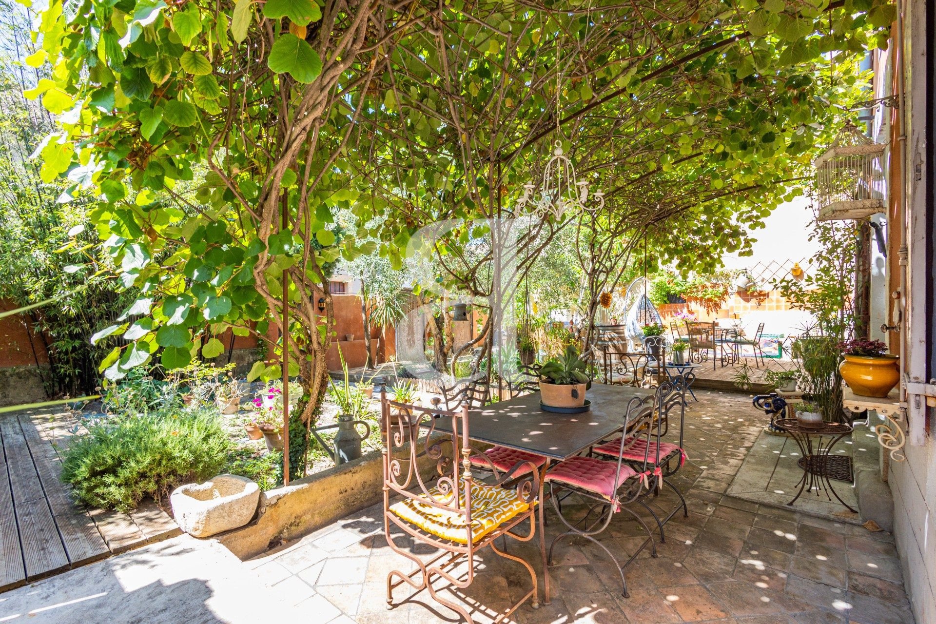 Maison à vendre, 215m², Sainte-Cécile-les-Vignes