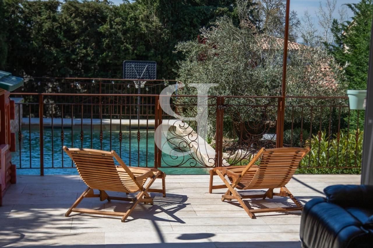 Maison à vendre, 215m², L'Isle-sur-la-Sorgue