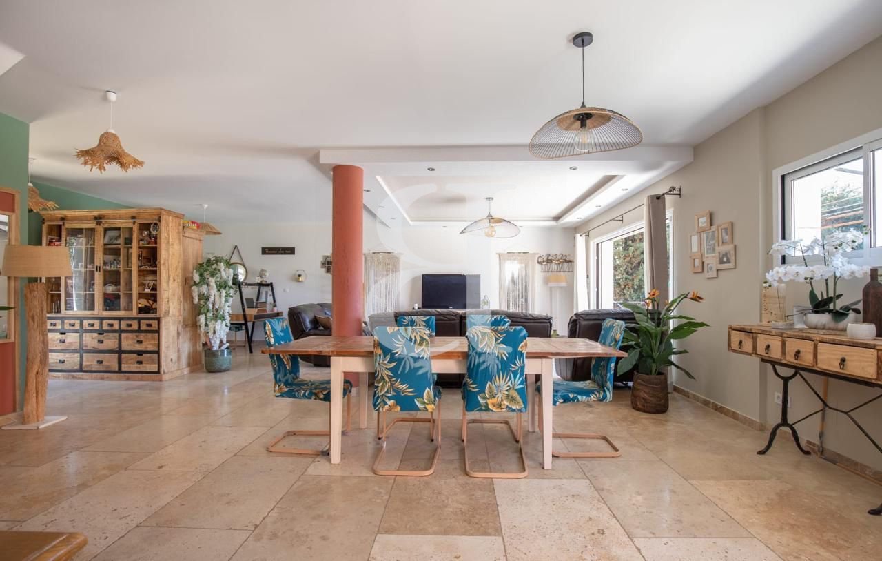 Maison à vendre, 215m², L'Isle-sur-la-Sorgue