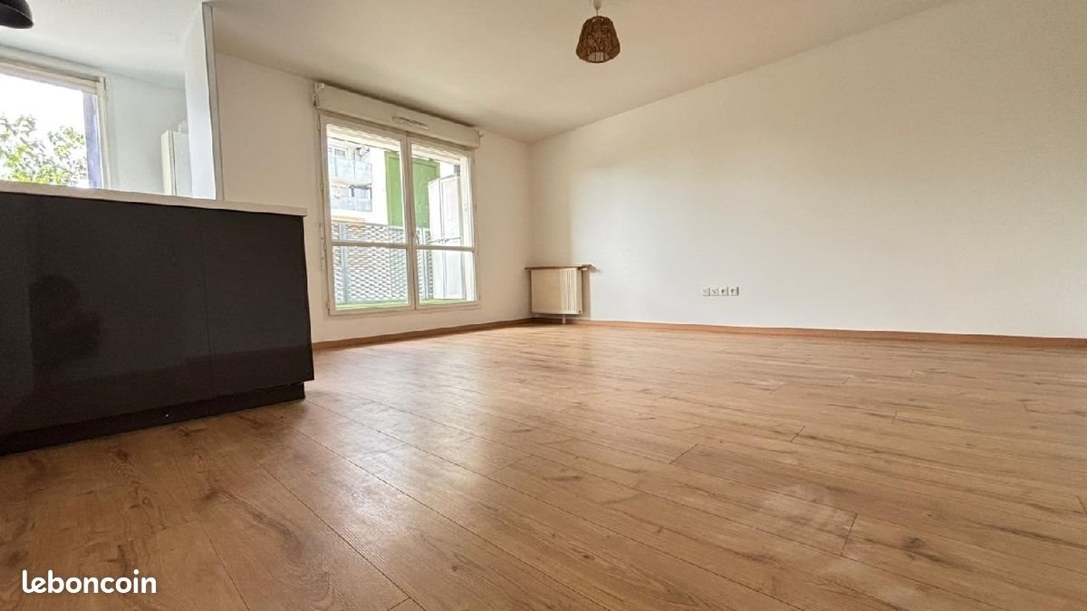 Appartement à louer, 64m², Fosses