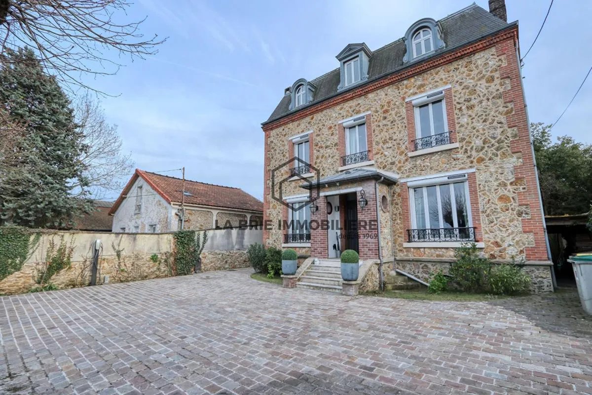 Maison à vendre, 235m², Villecresnes