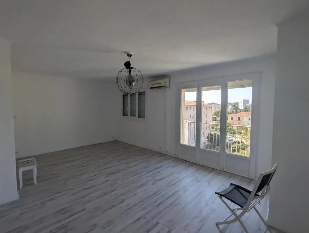 Appartement à louer, 59m², Toulon