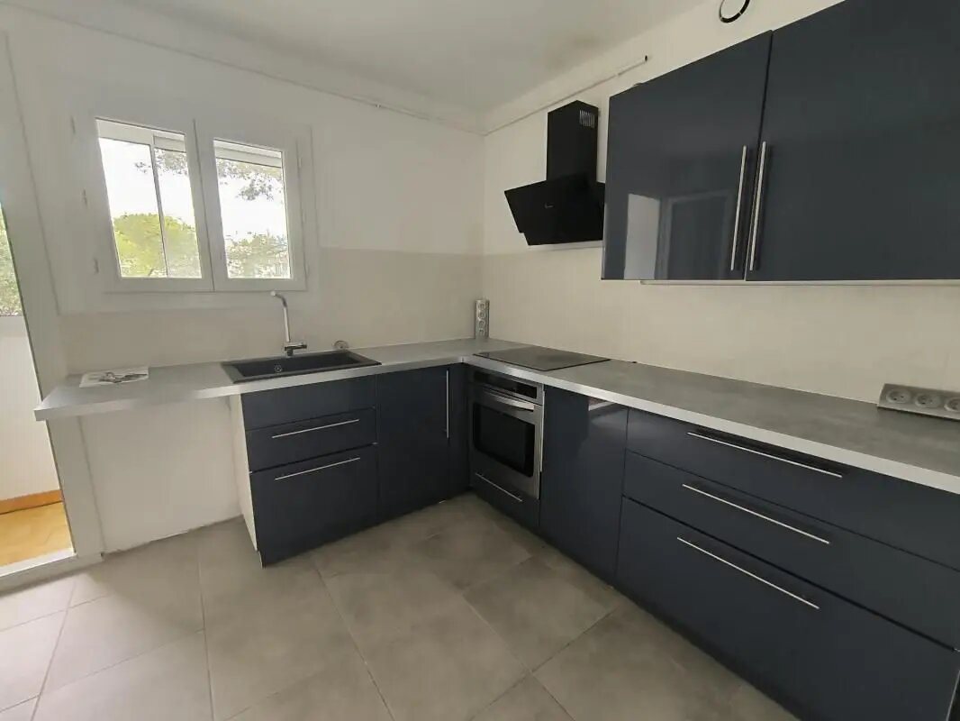 Appartement à louer, 72m², Vitrolles