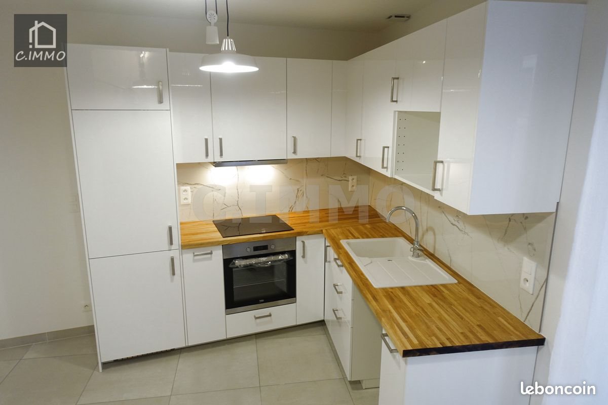 Appartement à louer, 59m², Servian