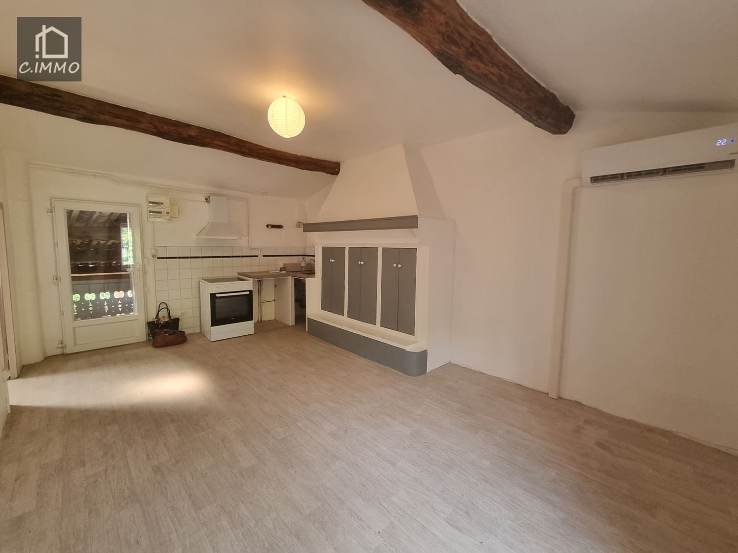Appartement à louer, 57m², Pouzolles