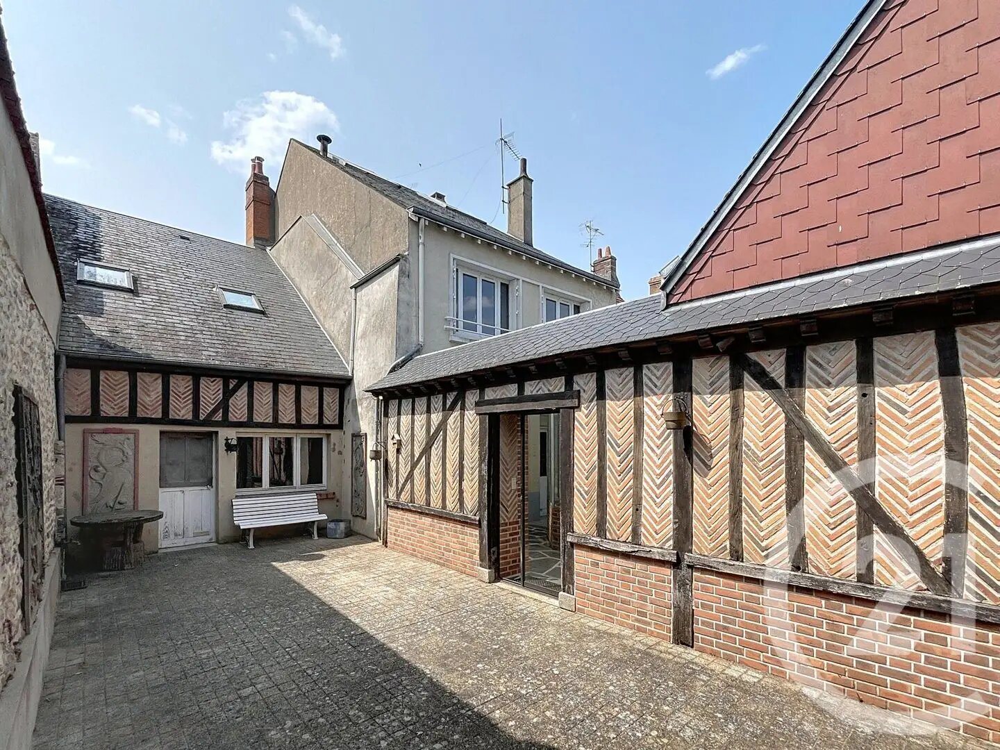 Maison à vendre, 189m², Saint-Denis-de-l'Hôtel
