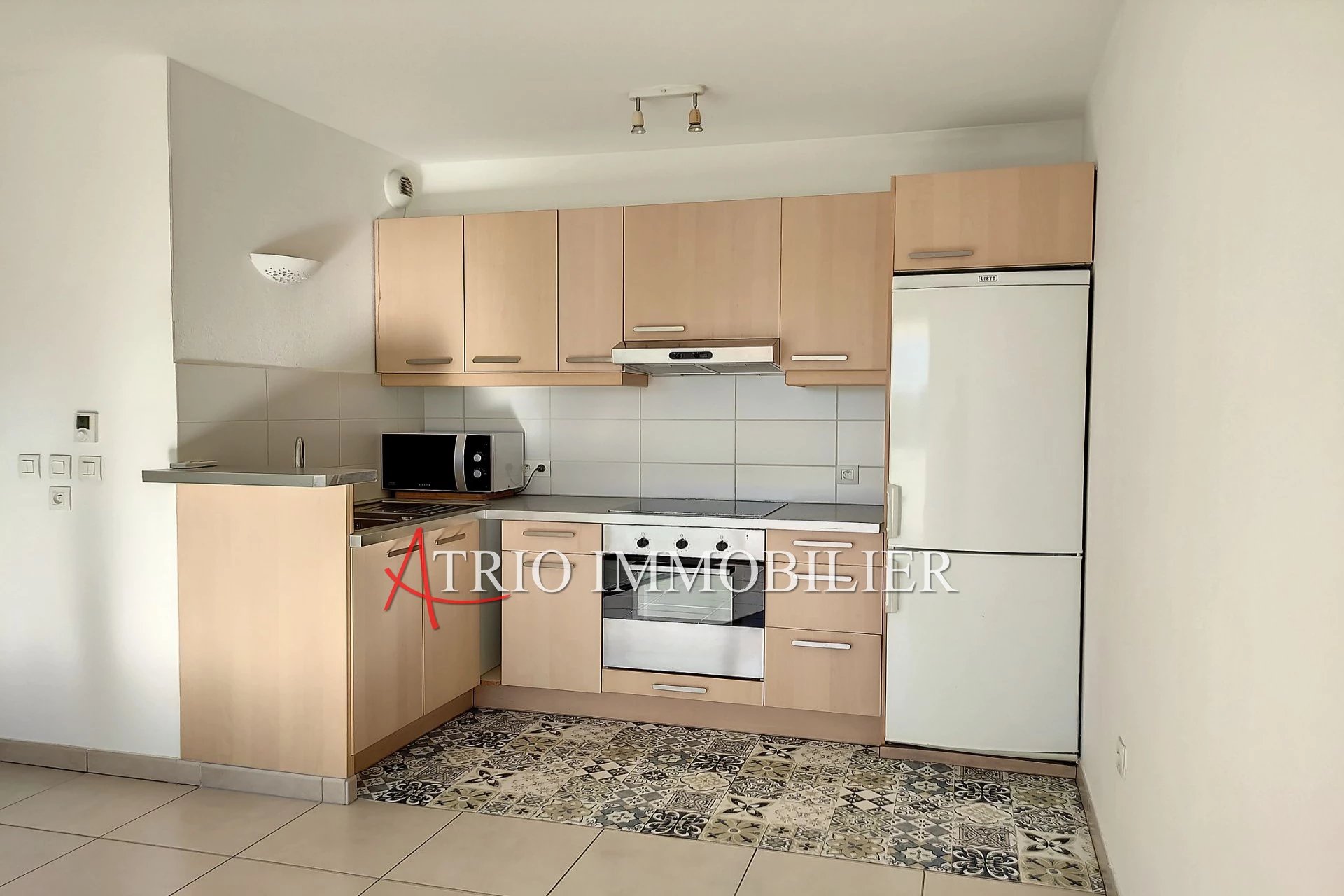 Appartement à louer, 42m², Antibes
