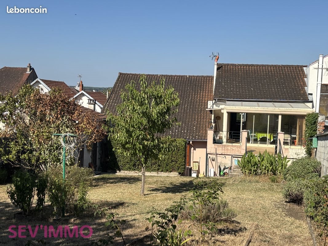 Maison à vendre, 146m², Saint-Yorre