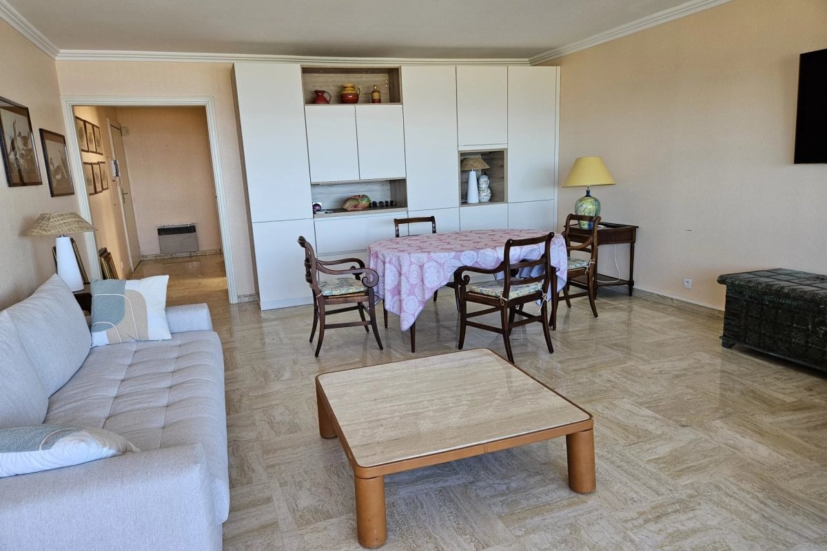 Appartement à louer, 58m², Antibes