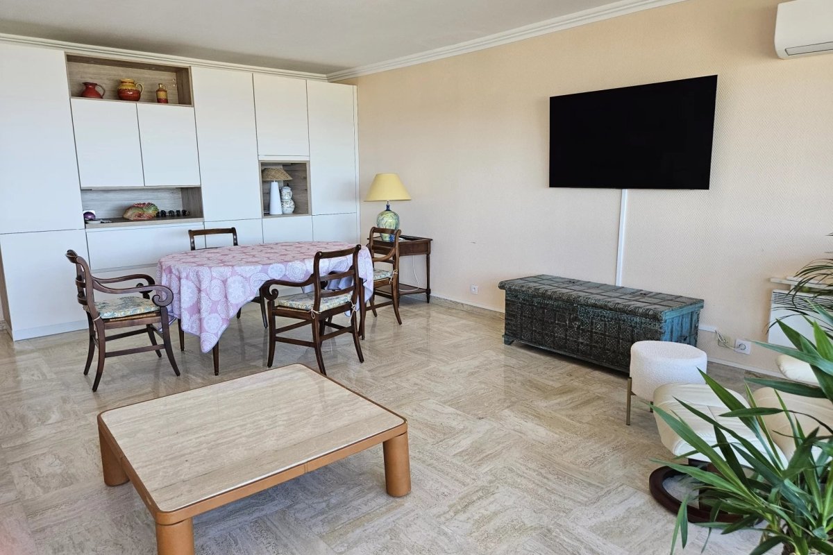 Appartement à louer, 58m², Antibes