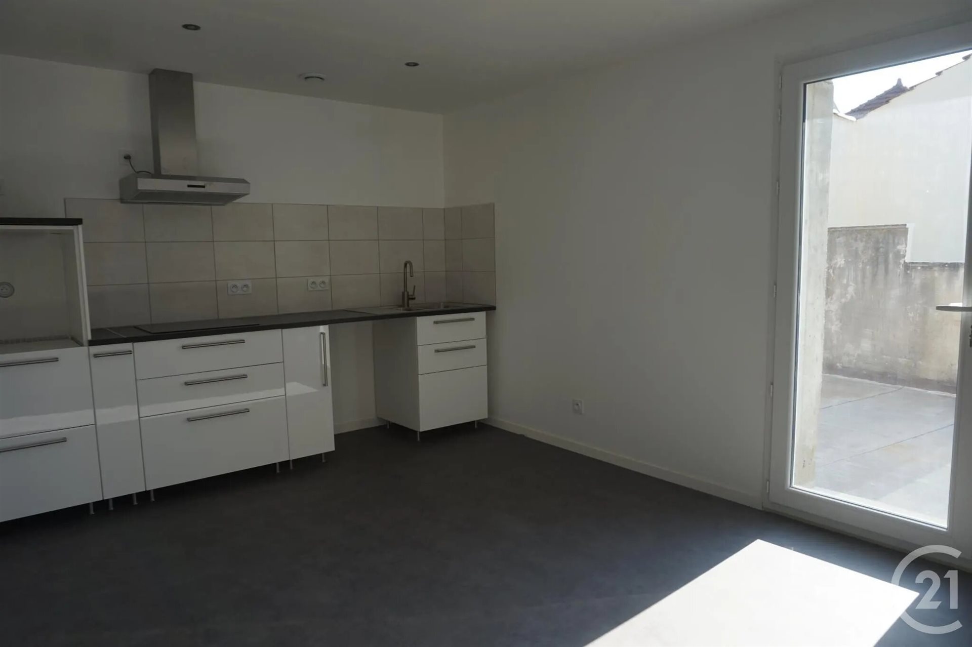 Appartement à louer, 66m², Saint-Désirat