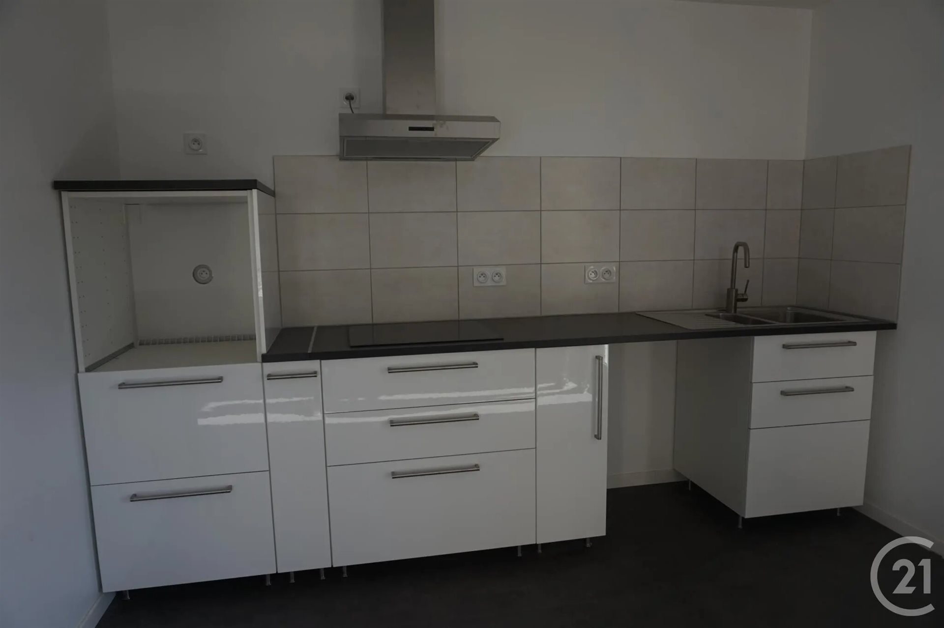 Appartement à louer, 66m², Saint-Désirat