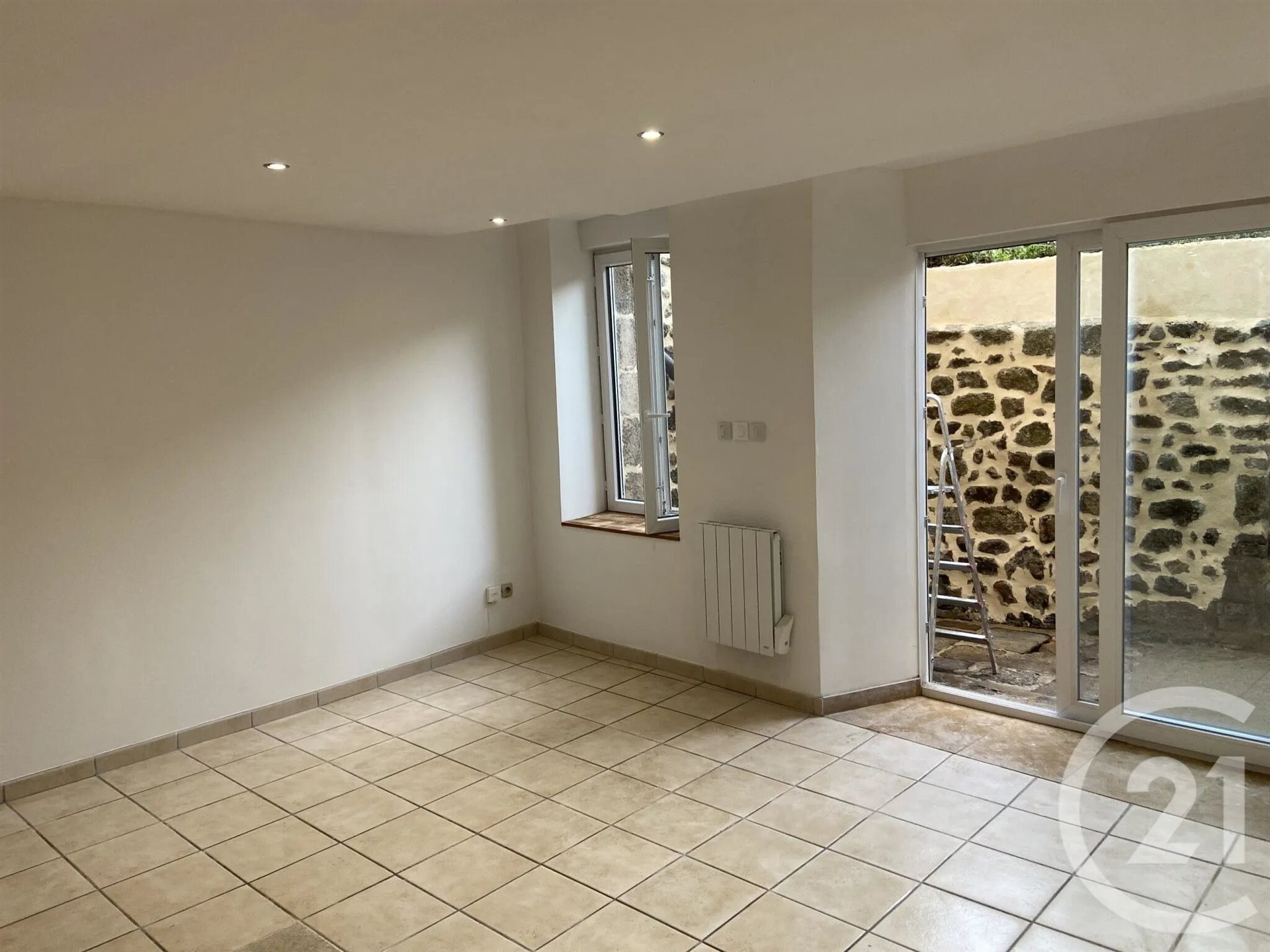 Appartement à louer, 28m², Bourg-Argental