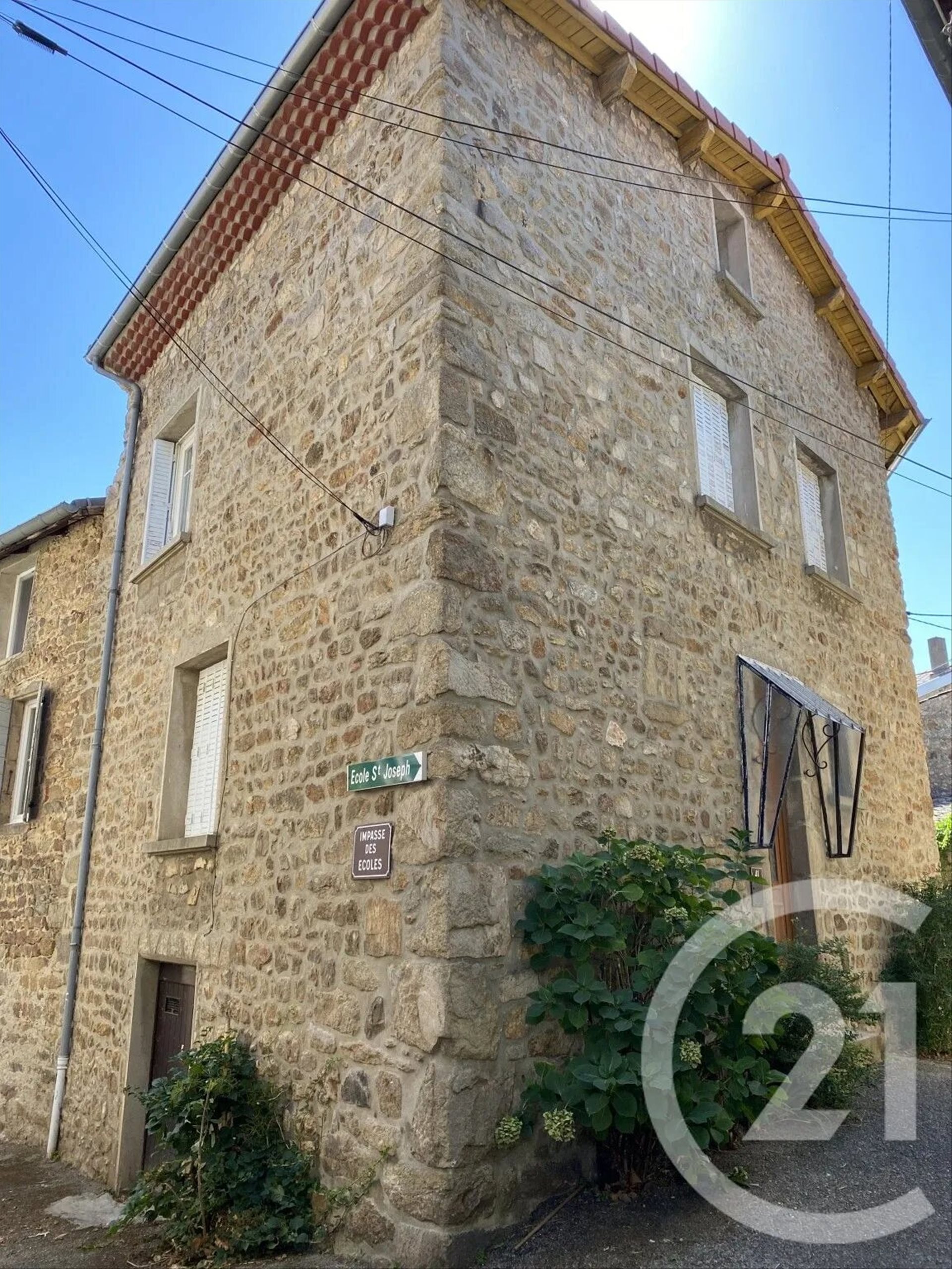 Maison à louer, 97m², Roiffieux