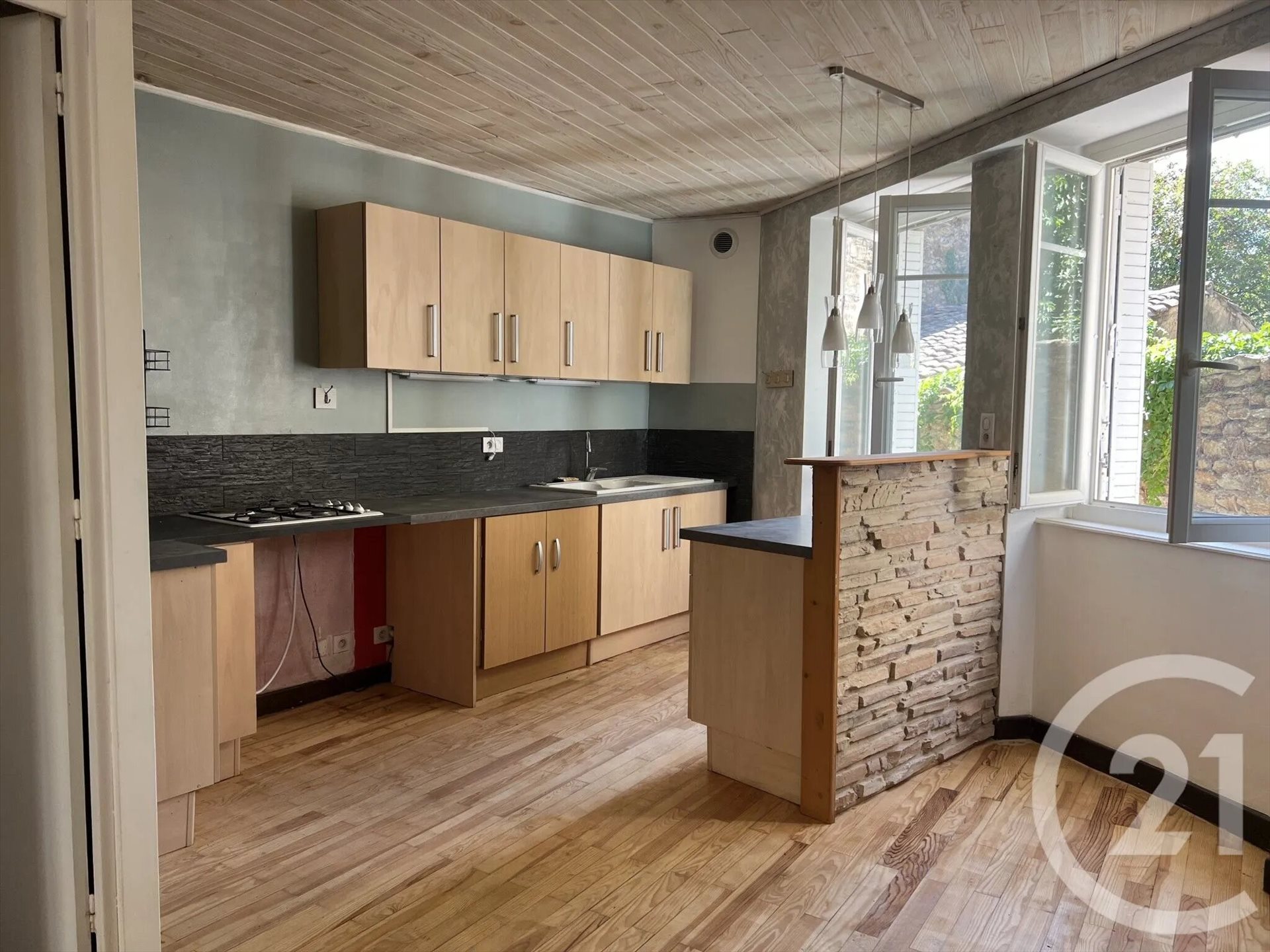 Maison à louer, 97m², Roiffieux