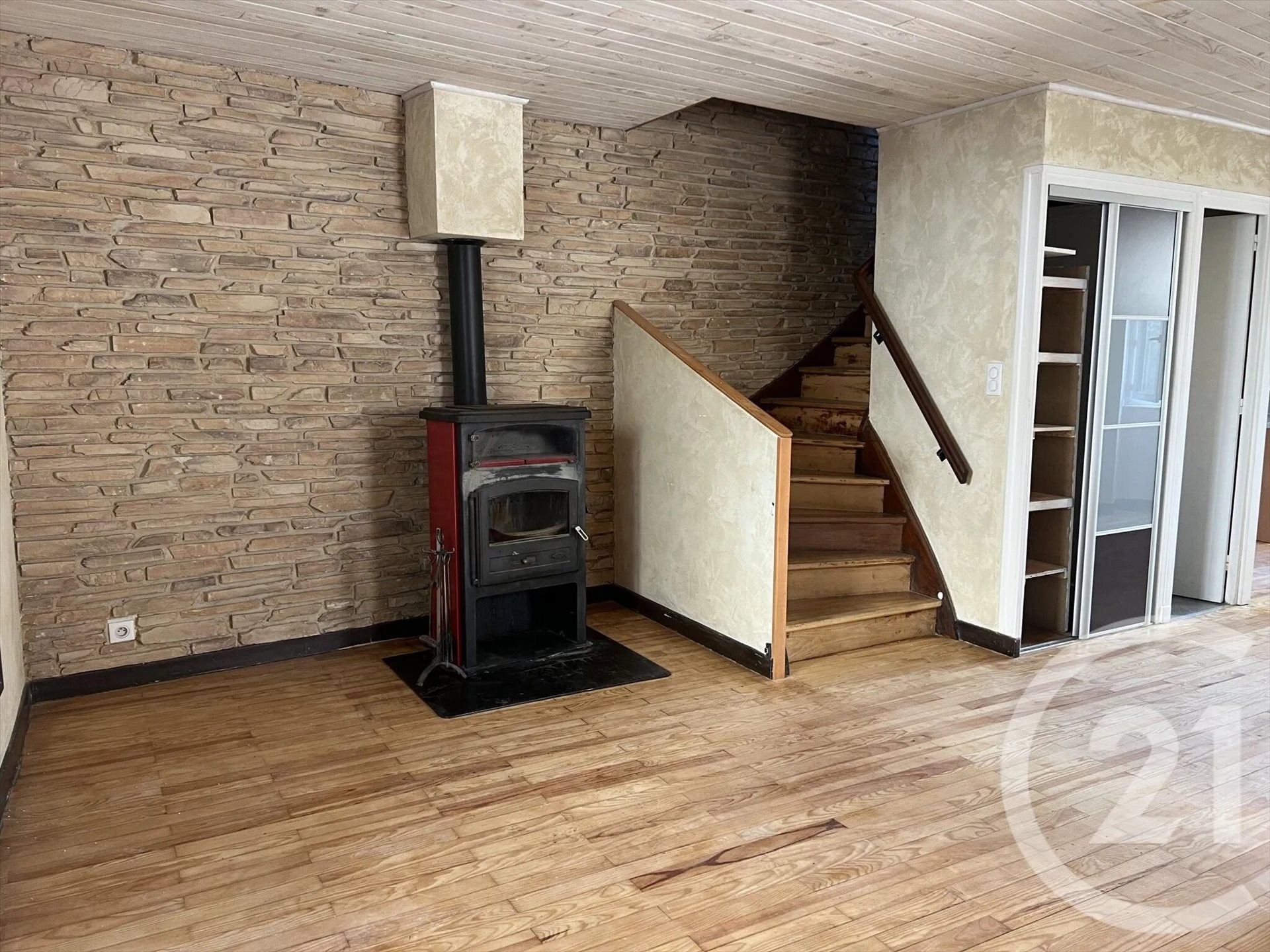 Maison à louer, 97m², Roiffieux